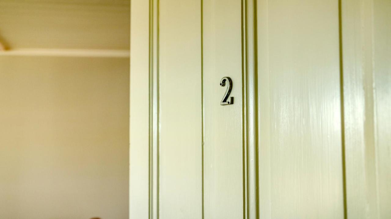 Apelviksgarden B&B วาร์แบร์ก ภายนอก รูปภาพ
