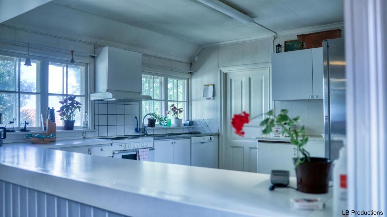 Apelviksgarden B&B วาร์แบร์ก ภายนอก รูปภาพ