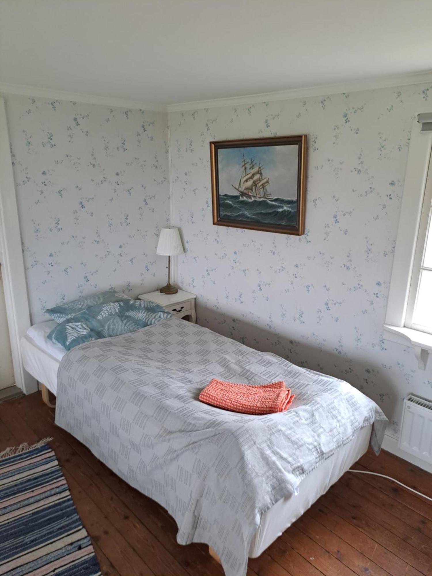 Apelviksgarden B&B วาร์แบร์ก ภายนอก รูปภาพ