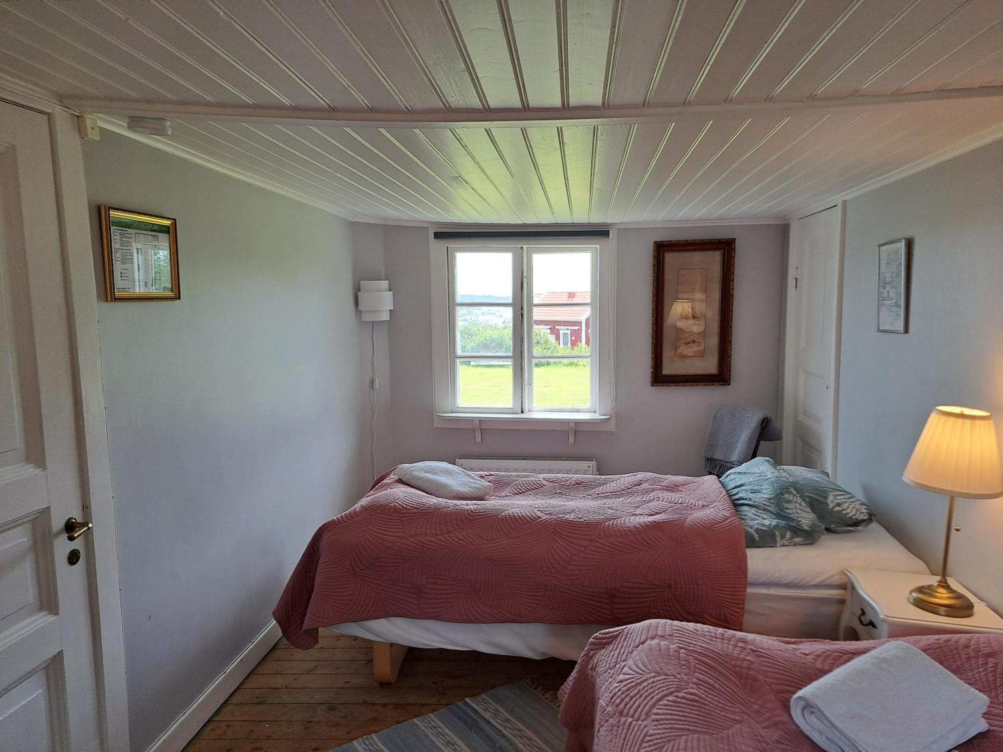 Apelviksgarden B&B วาร์แบร์ก ภายนอก รูปภาพ